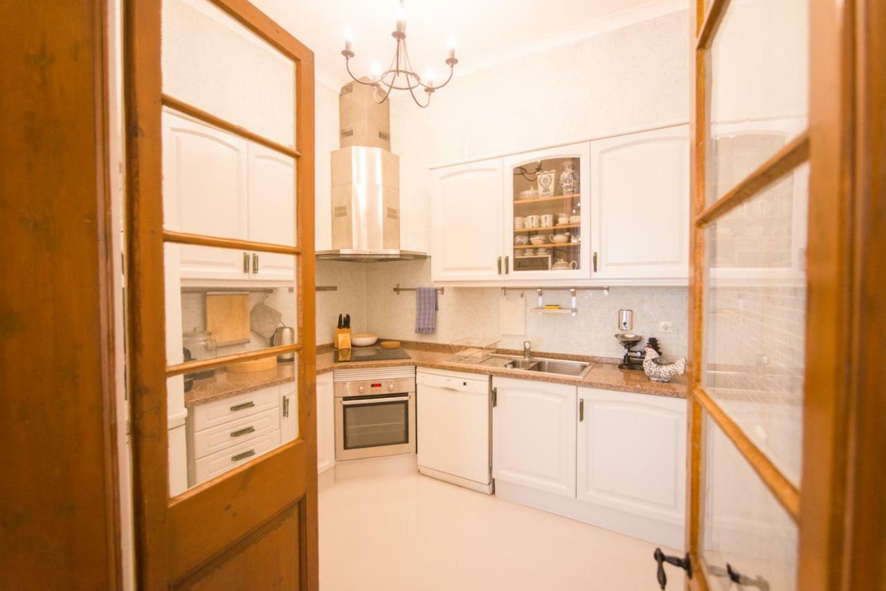 Classic Lisbon Downtown Apartment ภายนอก รูปภาพ