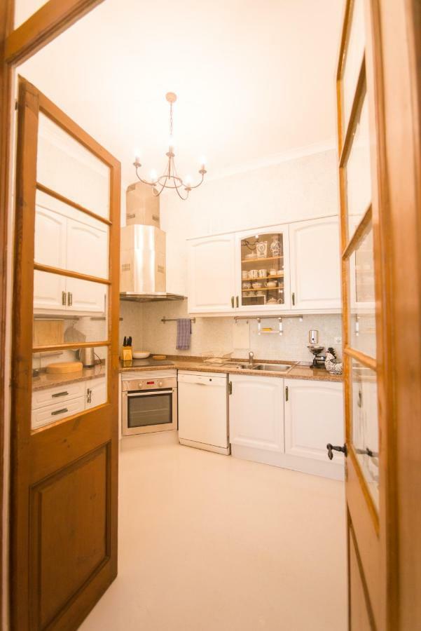 Classic Lisbon Downtown Apartment ภายนอก รูปภาพ