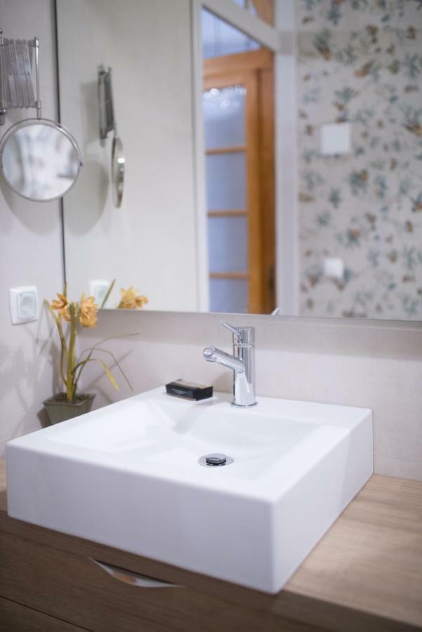 Classic Lisbon Downtown Apartment ภายนอก รูปภาพ
